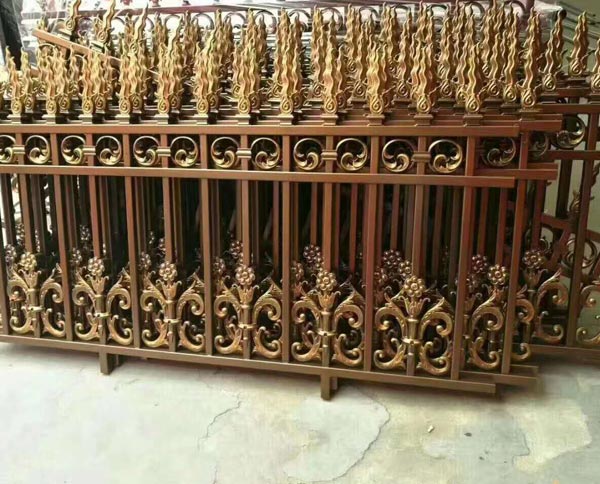 鋁藝護欄有哪些常見的應用？